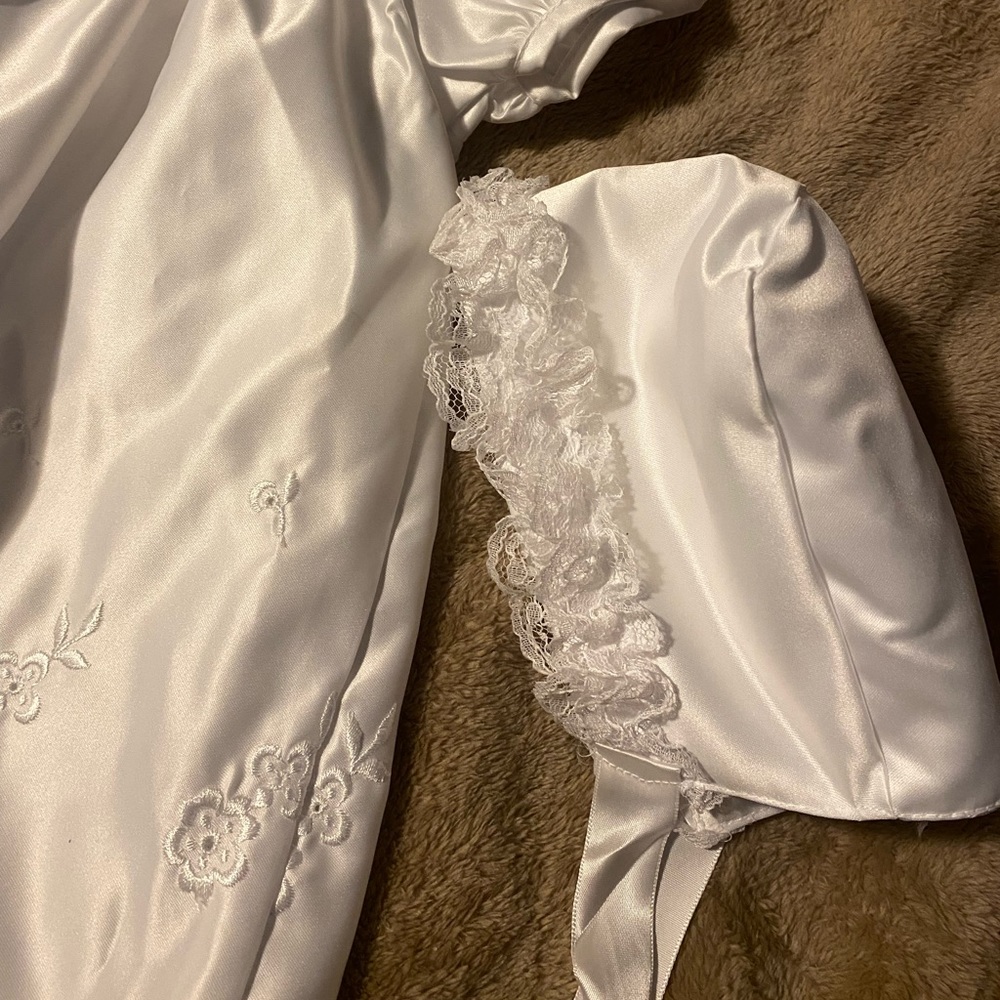 White gown and bonnet set christening baptism dedication - Picture 3 of 3